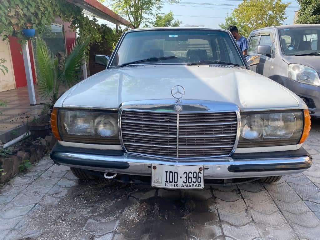 Mercedes-Benz W123 300D