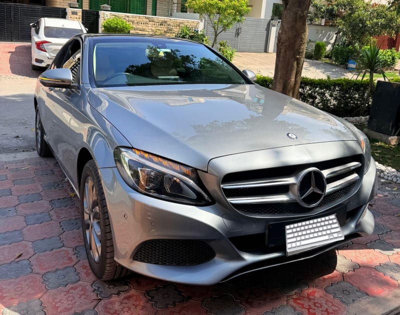 2016 Mercedes-Benz C180