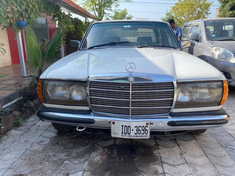 1981 Mercedes-Benz W123 300D