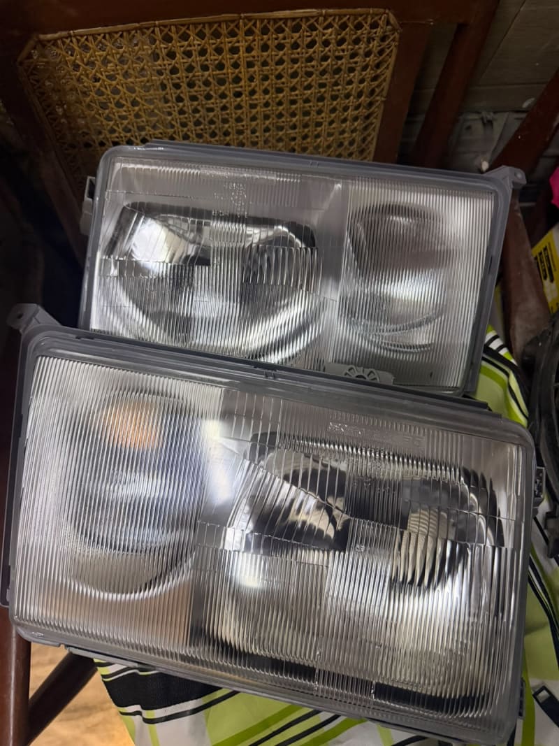 Mercedes-Benz W124 European DEPO Headlights Set