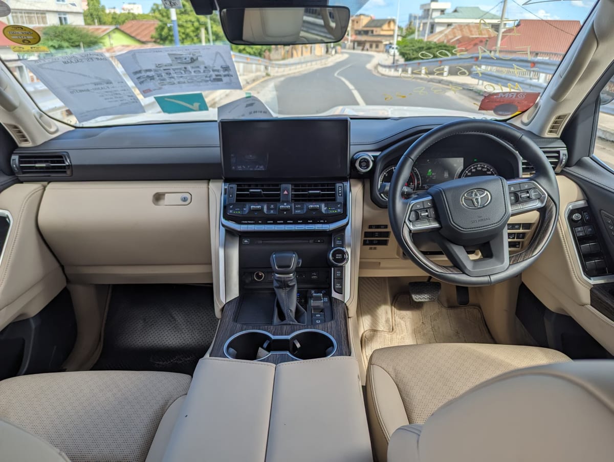Toyota Land Cruiser ZX 2024 thumbnail 7