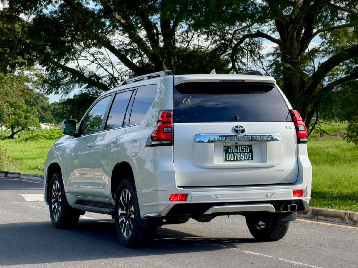 Toyota Land Cruiser Prado 2022 thumbnail 4