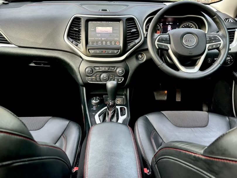 Jeep Cherokee (Mango Tango) 2016 thumbnail 3