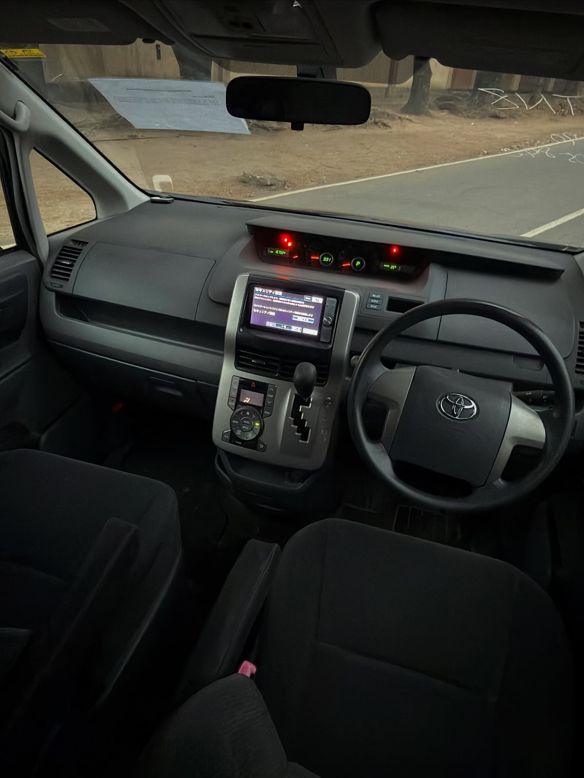 Toyota Noah R70 series 2009 thumbnail 6