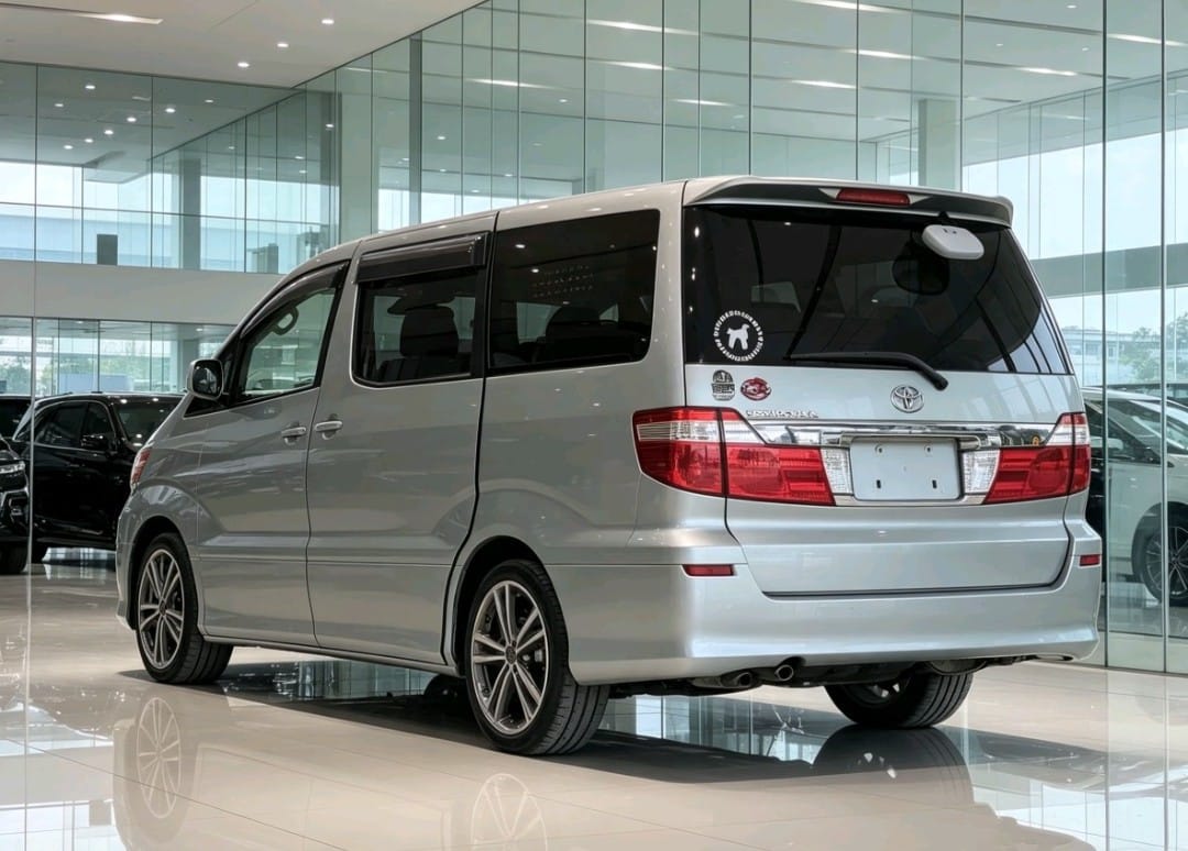 Toyota Alphard 2005 thumbnail 2
