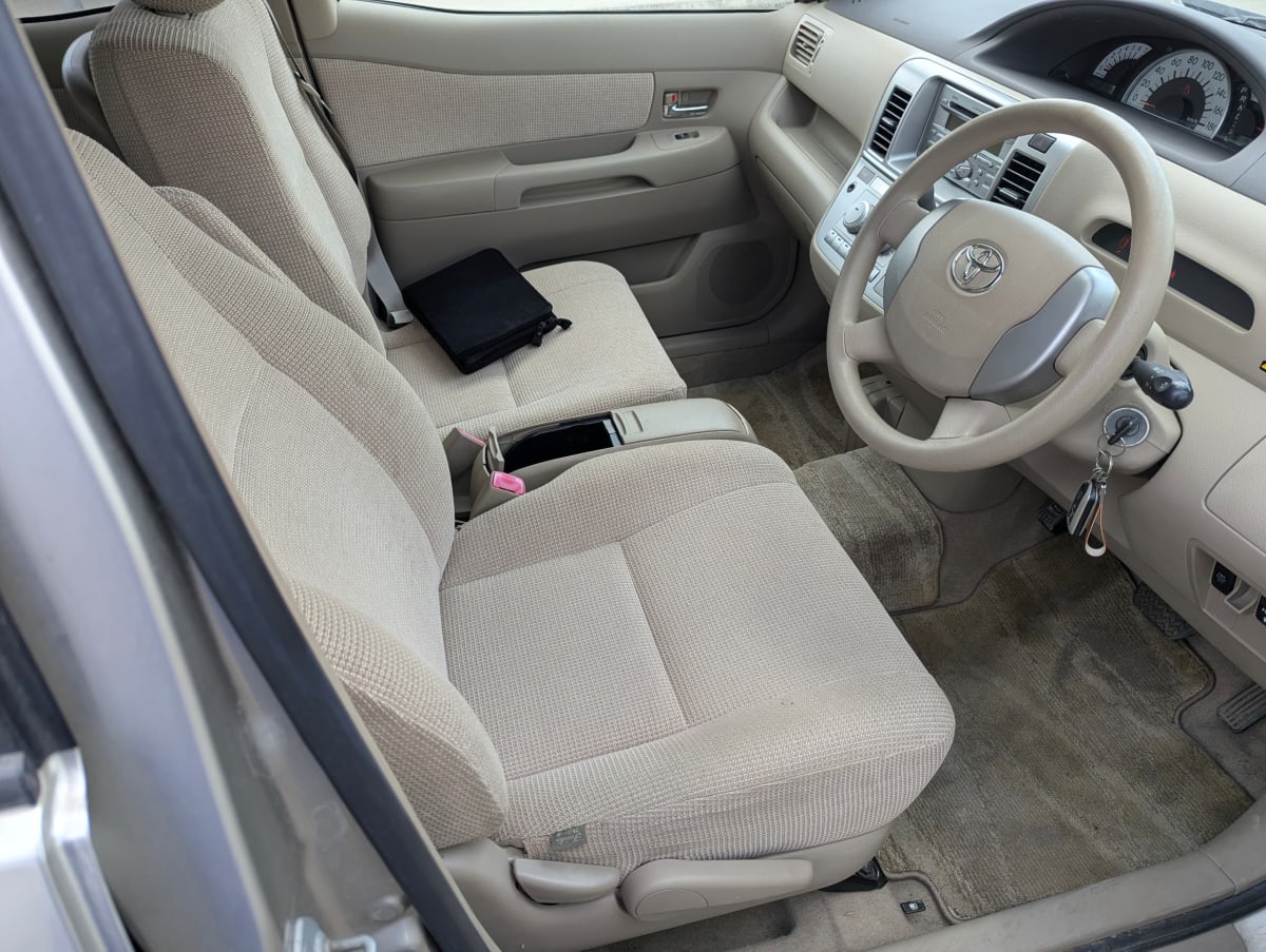 Toyota Raum 2006 thumbnail 13
