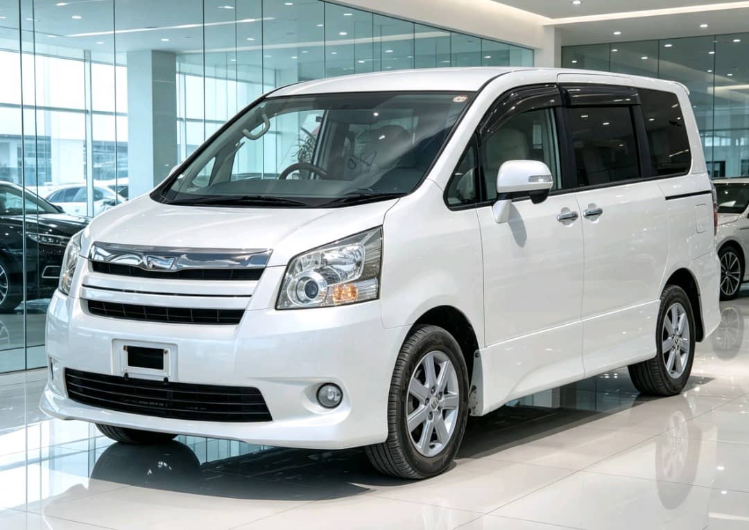 Toyota Noah 2008 thumbnail 3