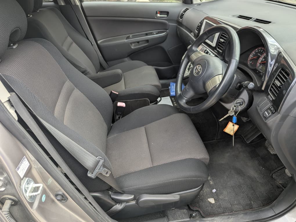 Toyota Wish 2005 thumbnail 11