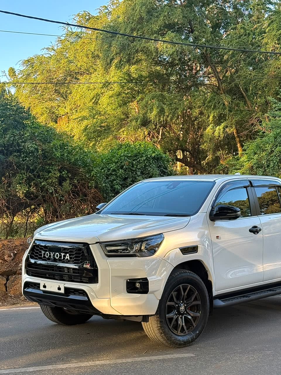 Toyota Hilux 2021 thumbnail 3