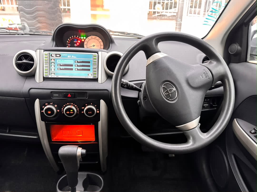 Toyota IST 2005 thumbnail 2
