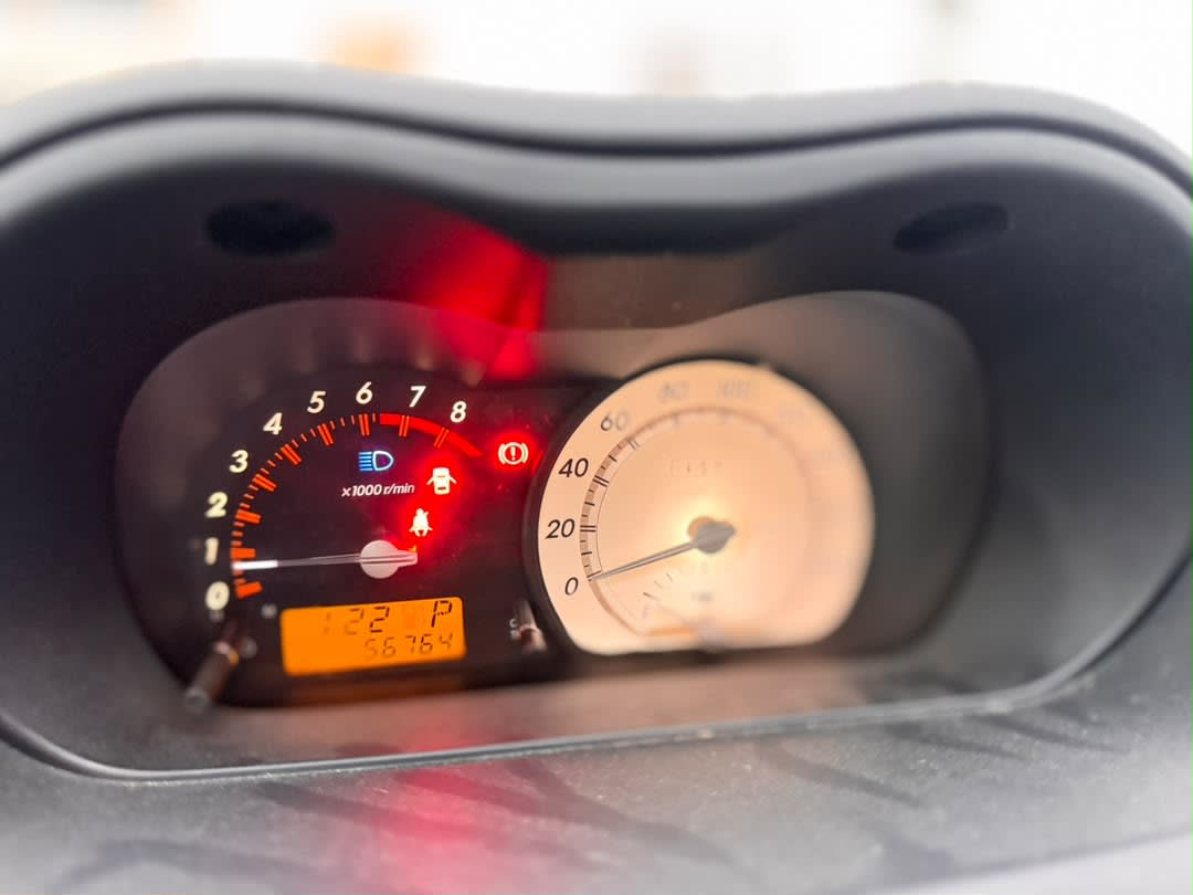 Toyota IST 2005 thumbnail 4