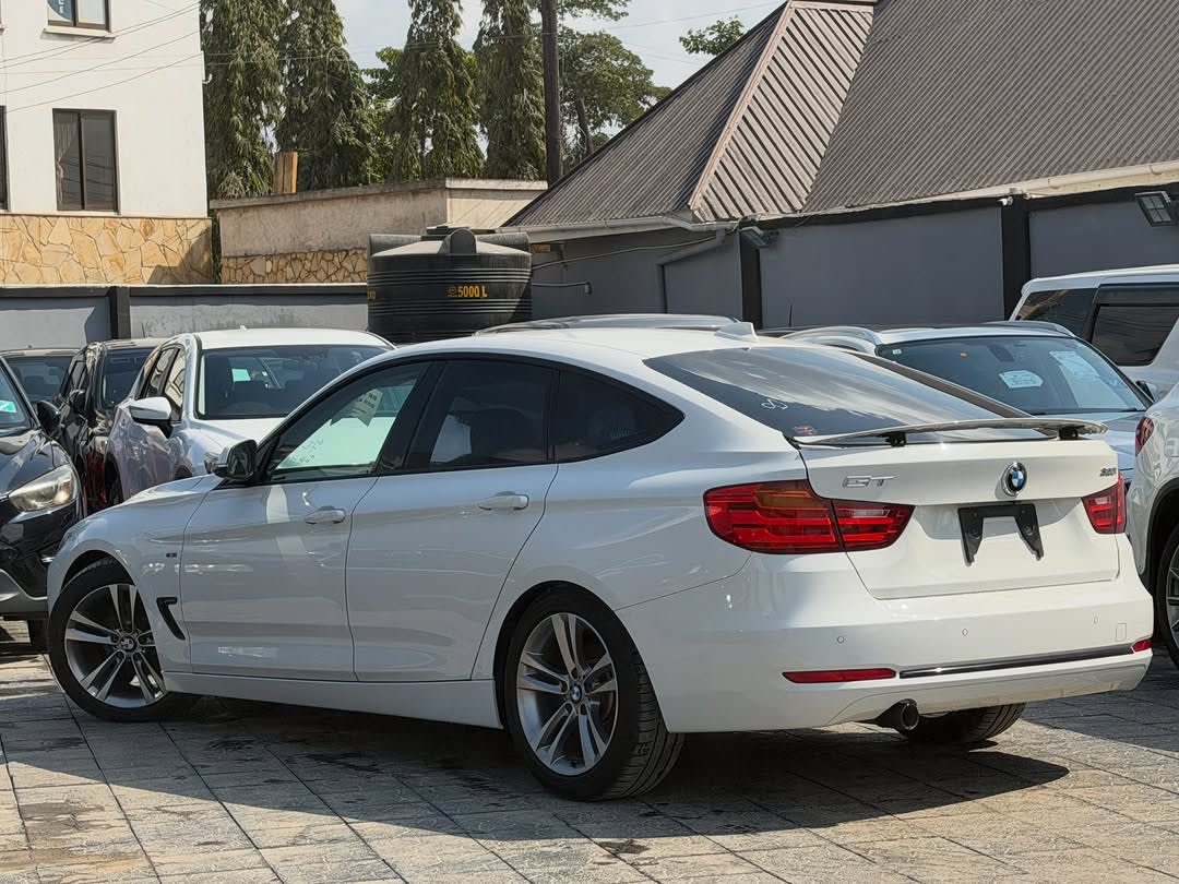 BMW 3 Series 2013 thumbnail 4