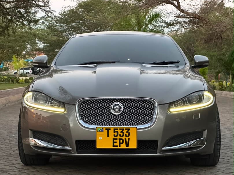 Jaguar XF 2012 view