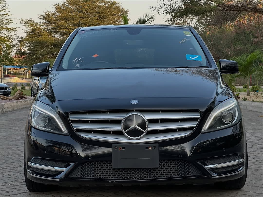 Mercedes-Benz B-Class 2013 thumbnail 2