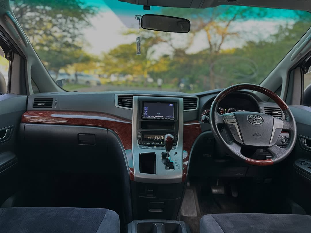 Toyota Alphard 2010 thumbnail 8