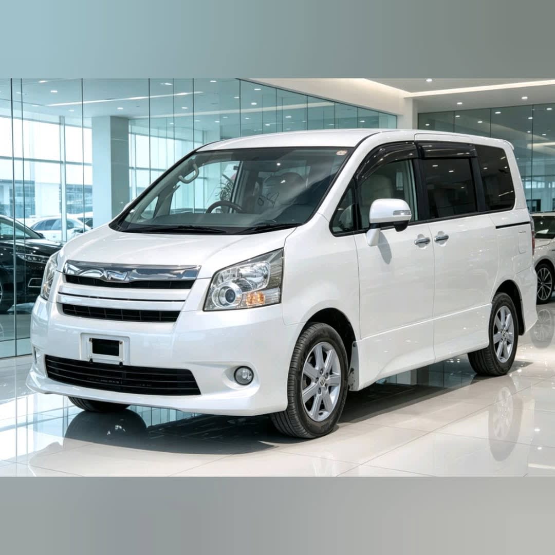 Toyota Noah 2008 view