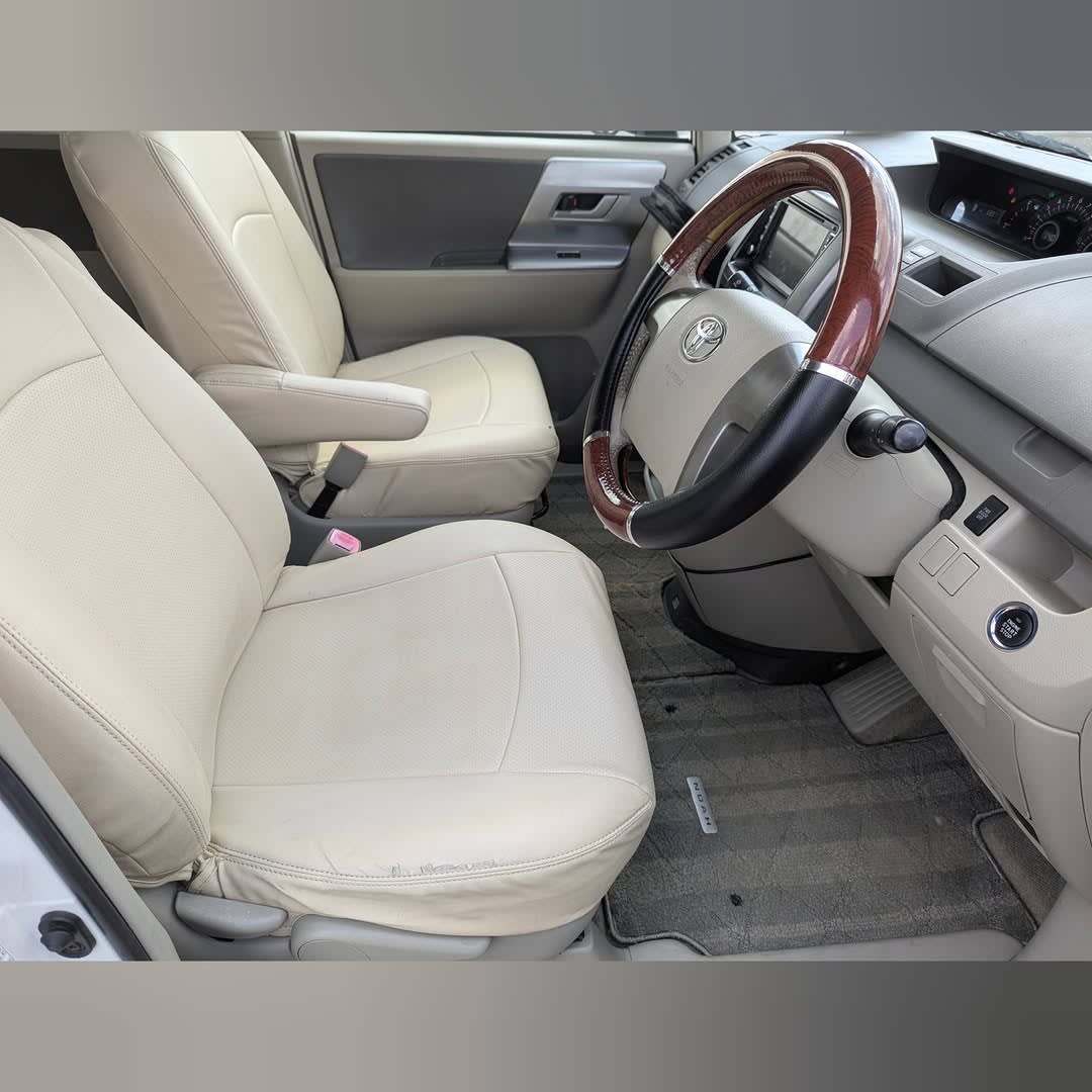 Toyota Noah 2008 thumbnail 7