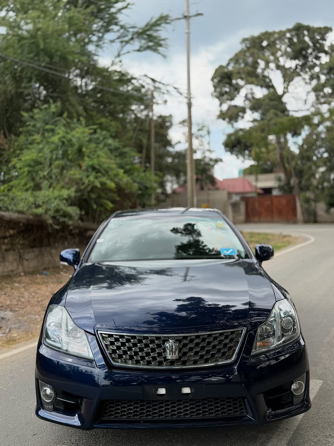 Toyota Crown 2010 thumbnail 6
