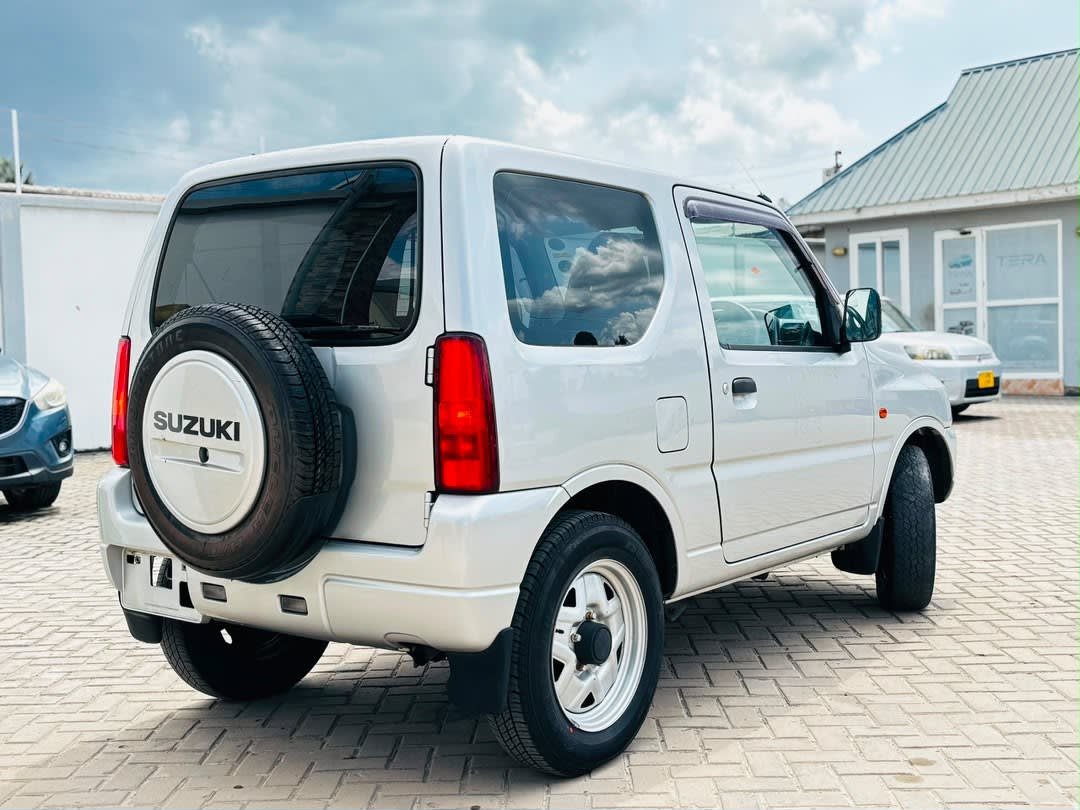 Suzuki Jimny 2001 thumbnail 3