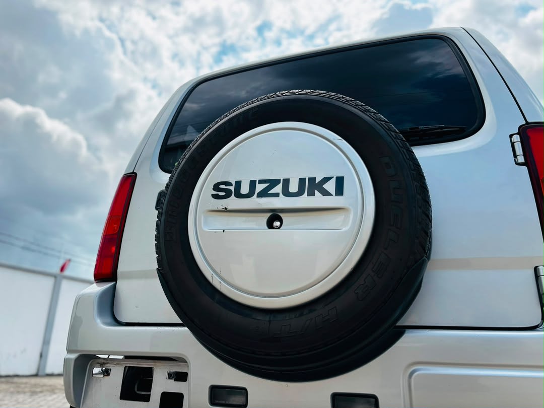 Suzuki Jimny 2001 thumbnail 4