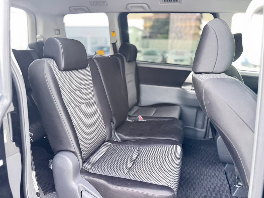 Toyota Noah 2007 thumbnail 9