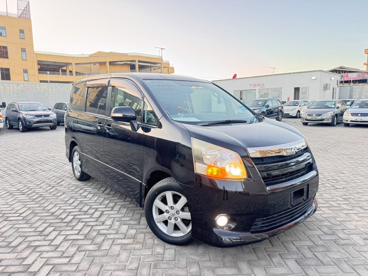 Toyota Noah 2007 thumbnail 15