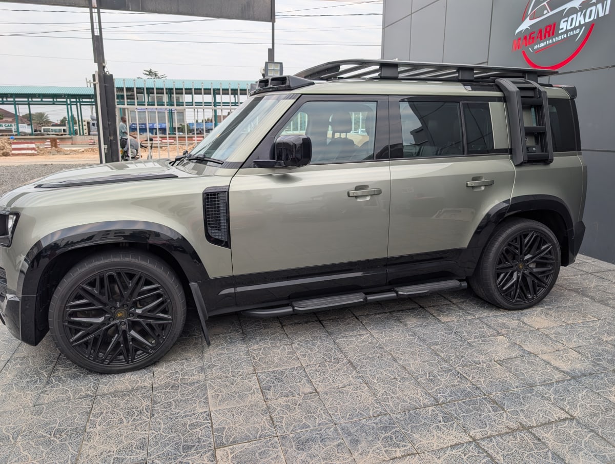 Land rover Defender 2022 thumbnail 8