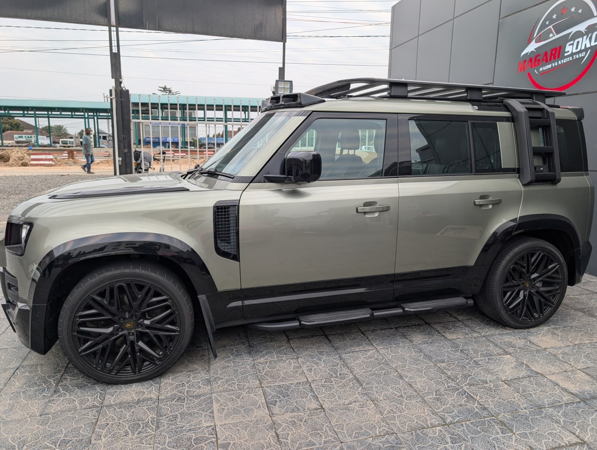 Land rover Defender 2022 thumbnail 9
