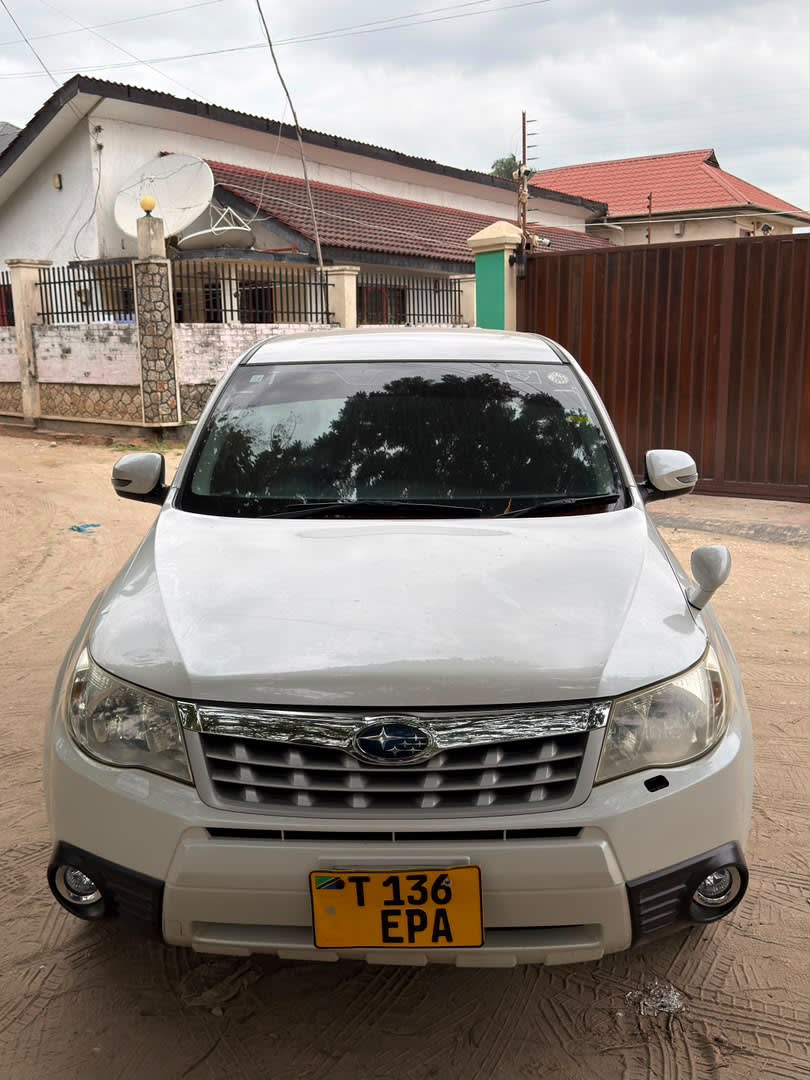 Subaru Forester 2011 view