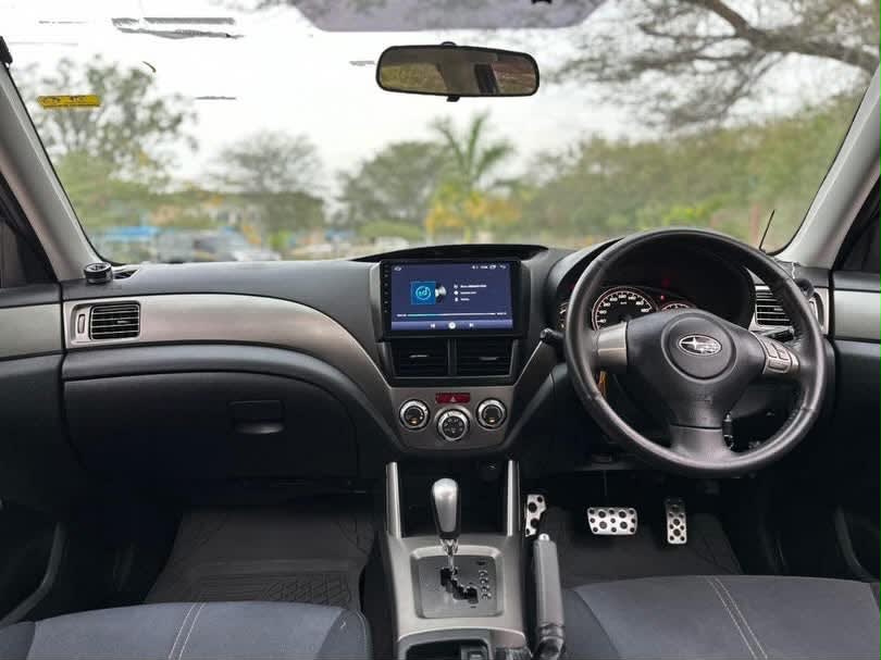 Subaru Forester 2010 view