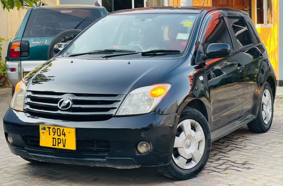 Toyota IST 2006 view