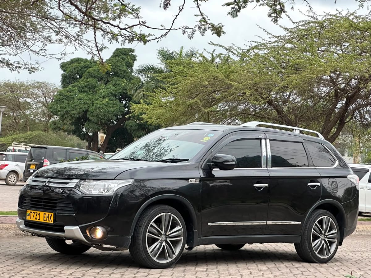 Mitsubishi Outlander 2014 view