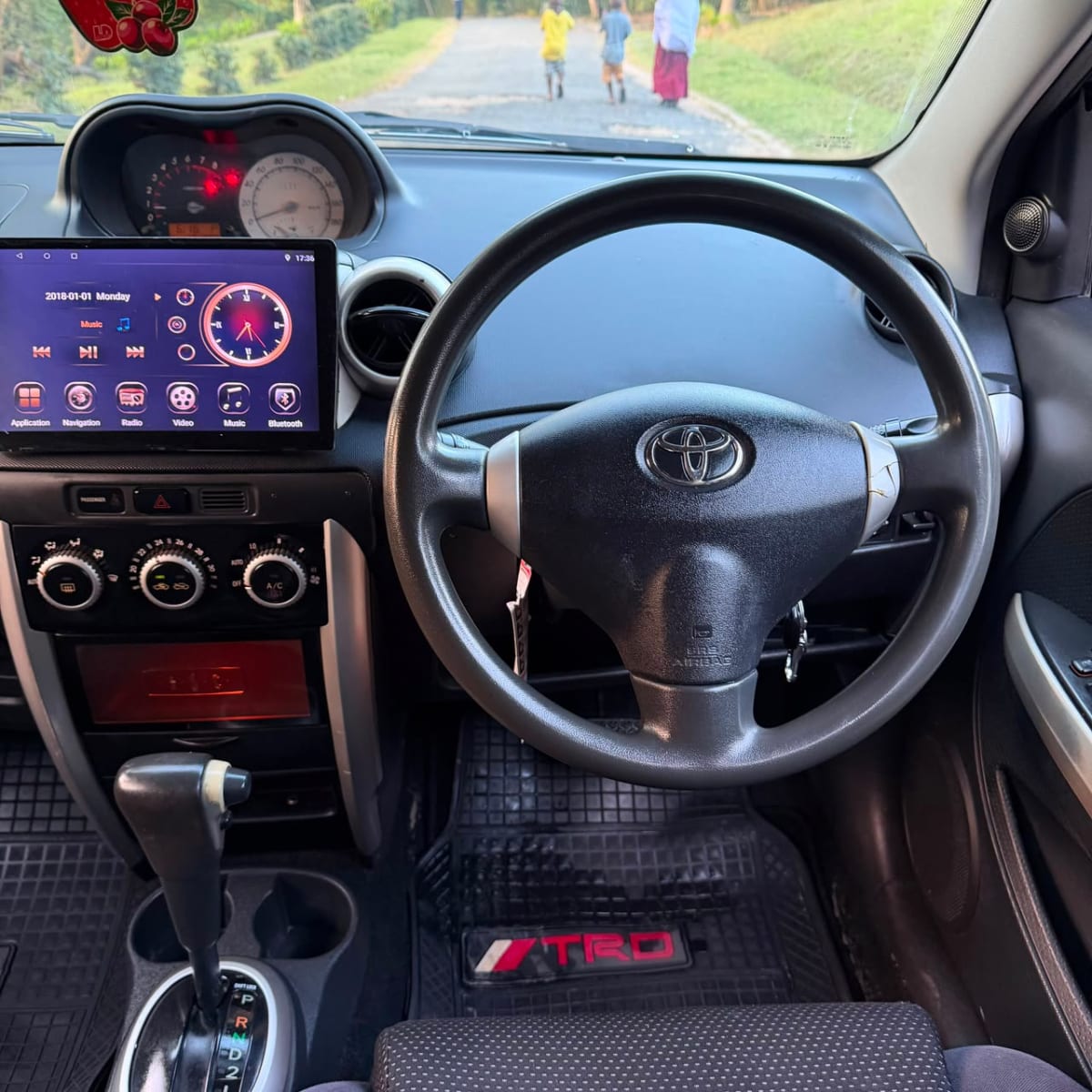 Toyota IST 2004 thumbnail 7