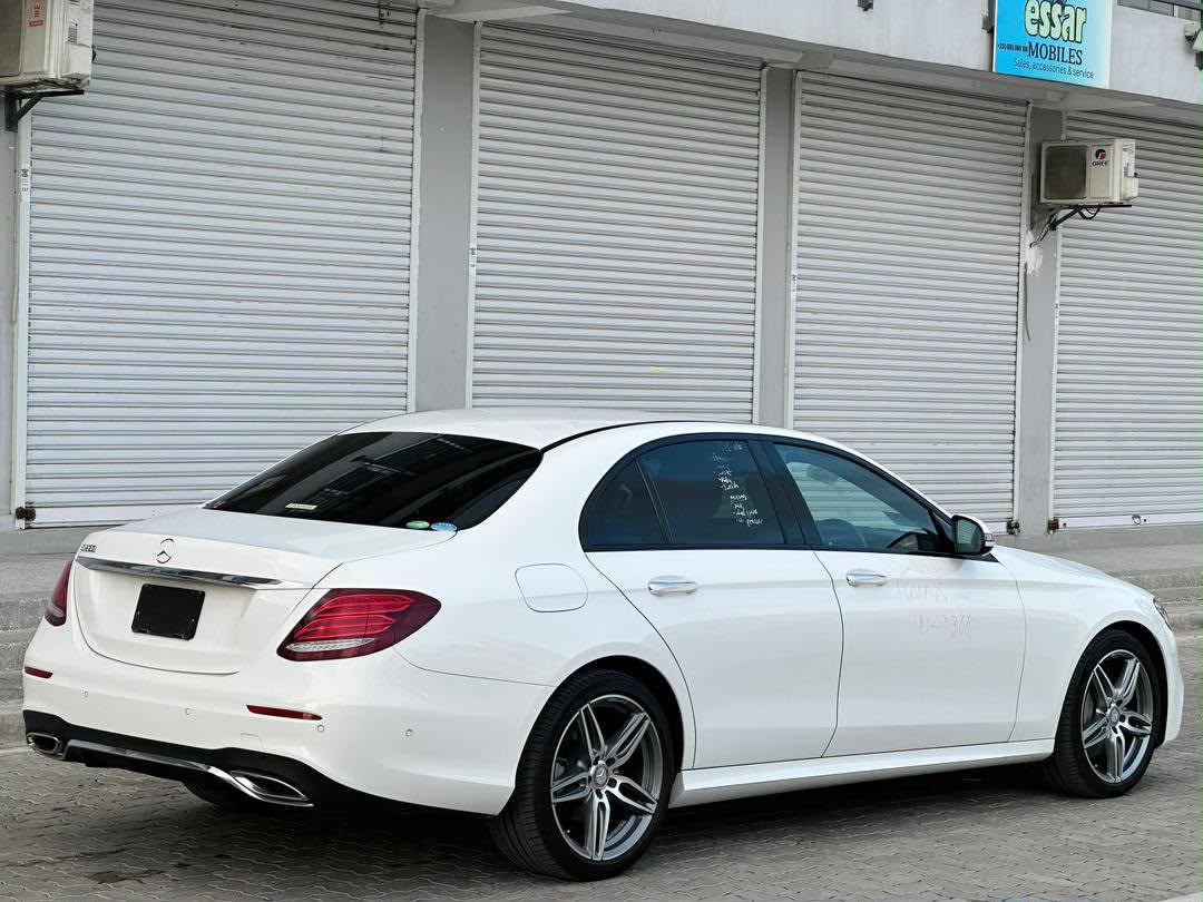 Mercedes-Benz E-Class 2017 thumbnail 9