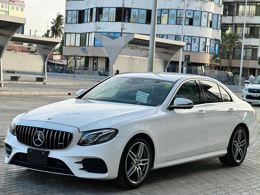 Mercedes-Benz E-Class 2017 thumbnail 8