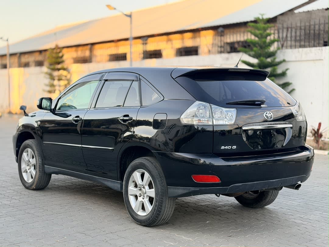 Toyota Harrier 2004 thumbnail 4