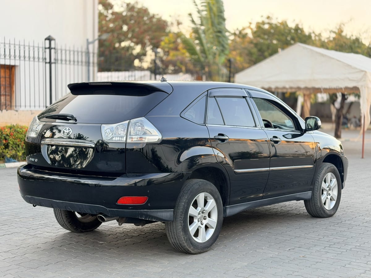 Toyota Harrier 2004 thumbnail 9