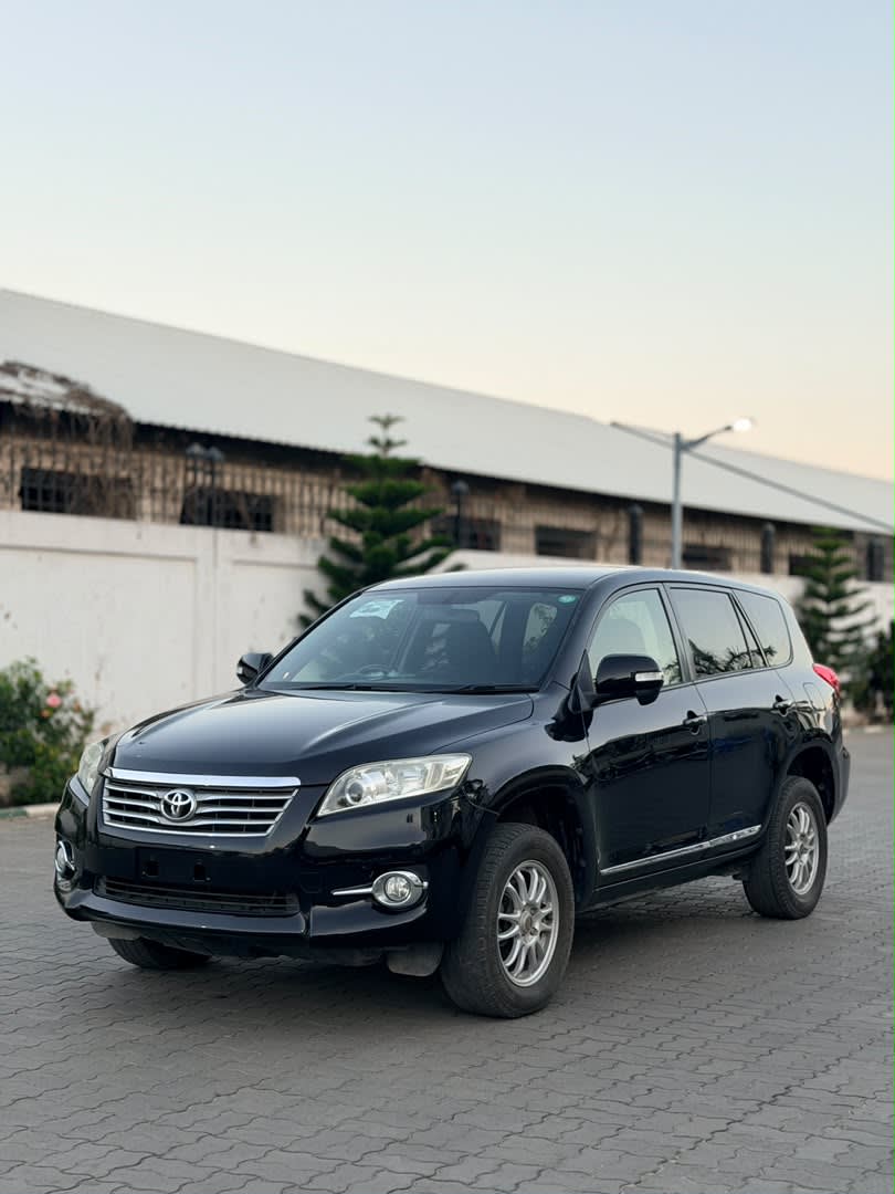 Toyota Vanguard 2013 view