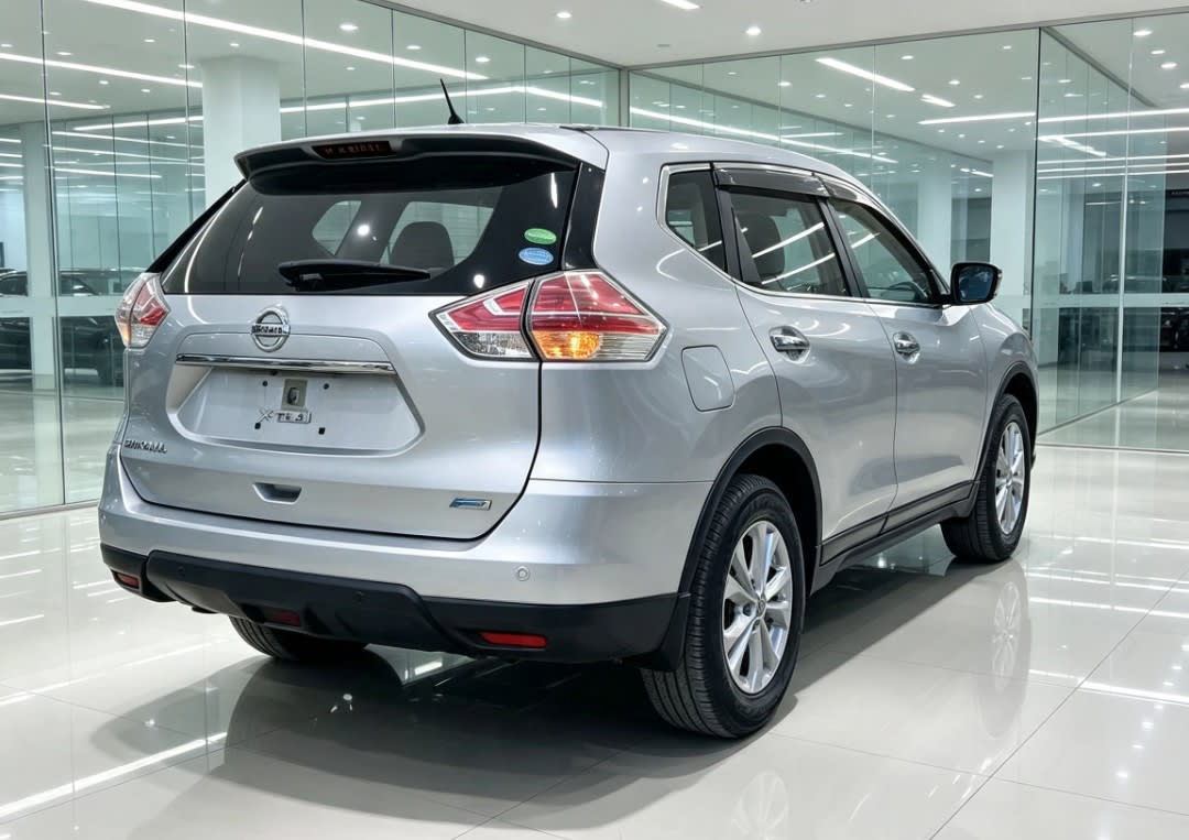 Nissan Extrail 2015 thumbnail 4
