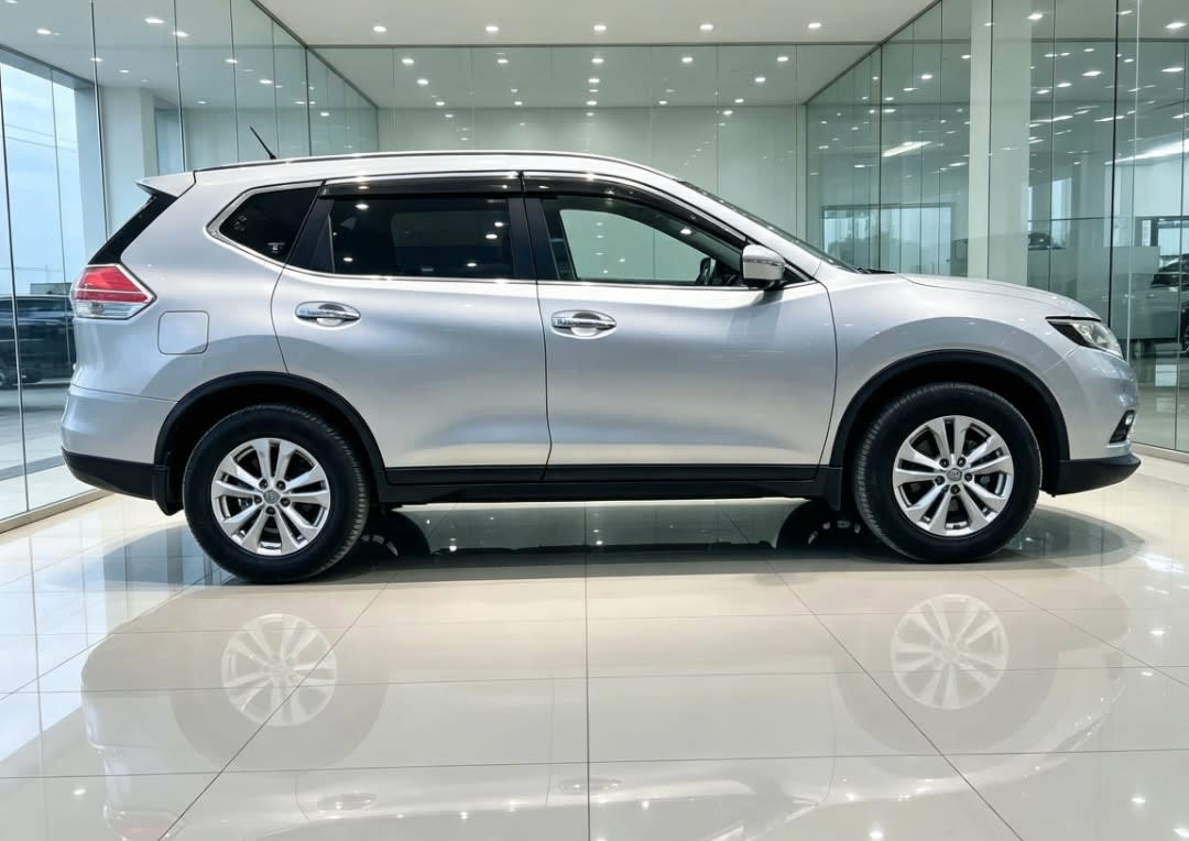 Nissan Extrail 2015 thumbnail 7
