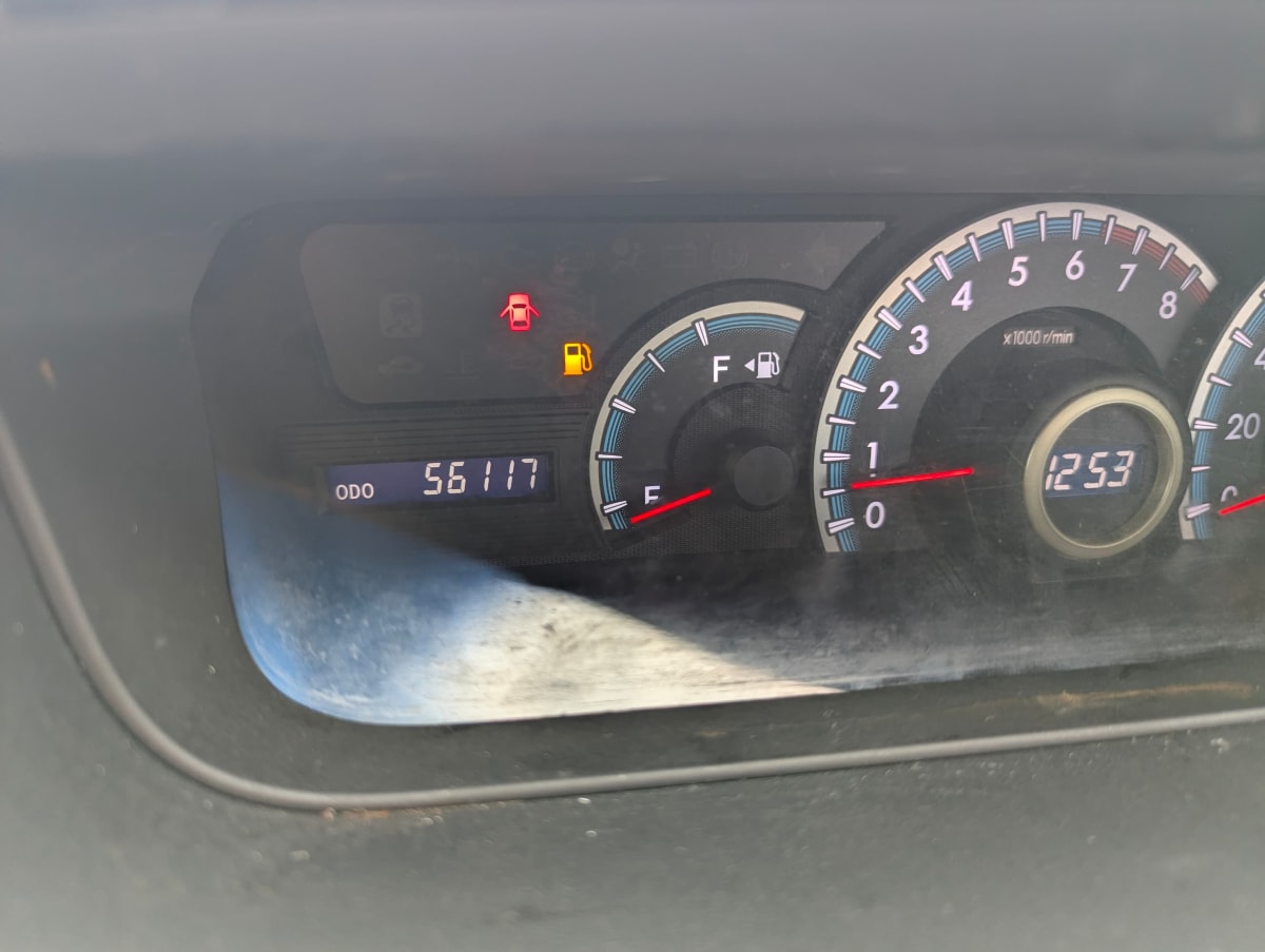 Toyota Noah 2010 thumbnail 11