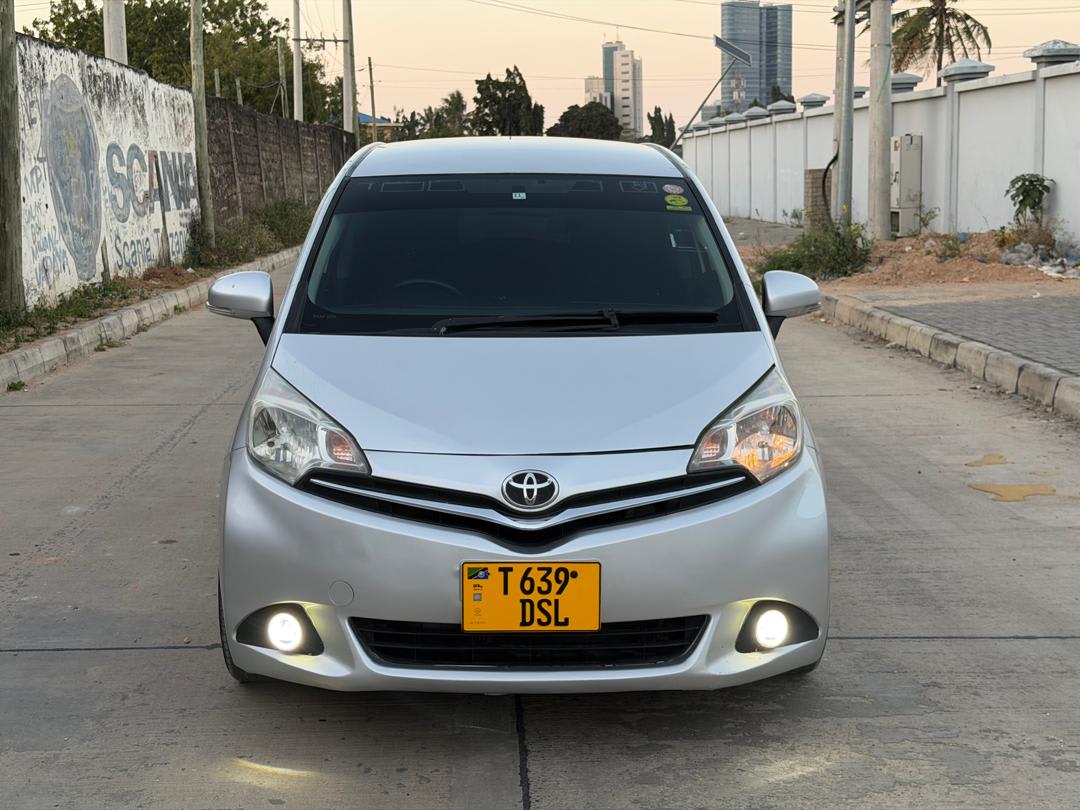 Toyota Ractis 2010 view