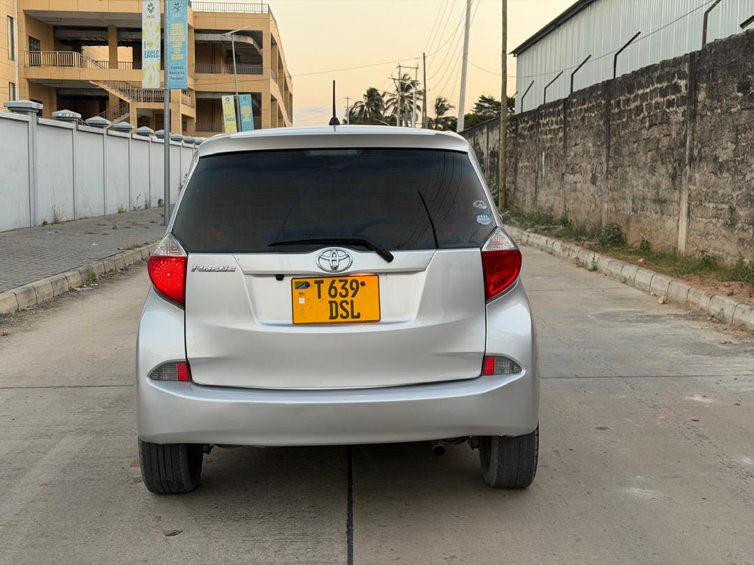 Toyota Ractis 2010 thumbnail 4