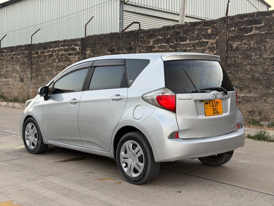 Toyota Ractis 2010 thumbnail 3