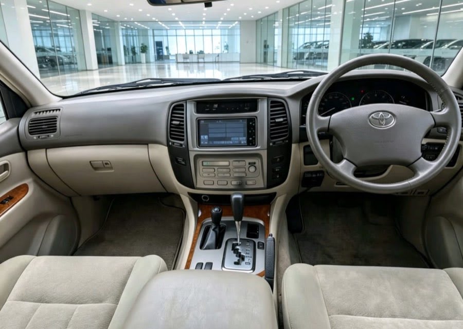 Toyota Land Cruiser VX 2011 thumbnail 3