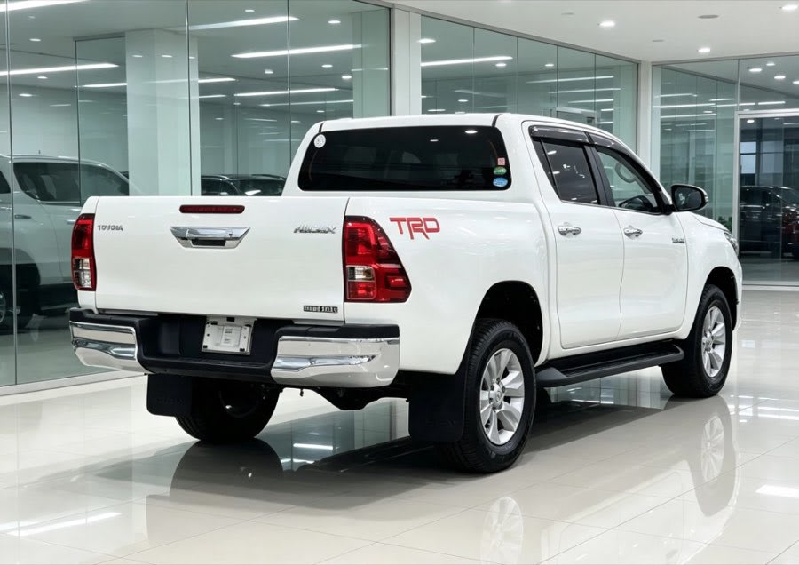 Toyota Hilux 2018 thumbnail 2