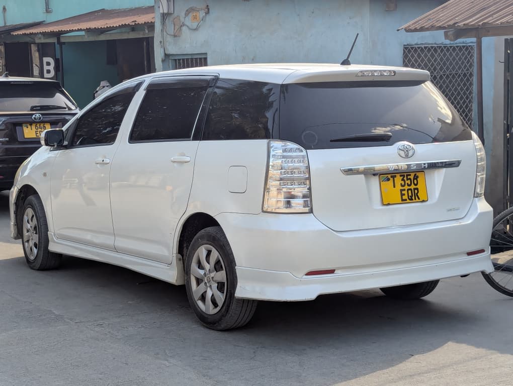 Toyota Wish 2006 thumbnail 2