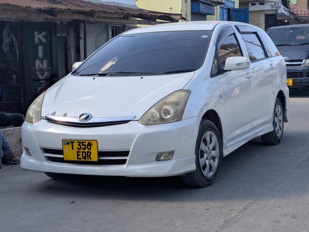 Toyota Wish 2006 view