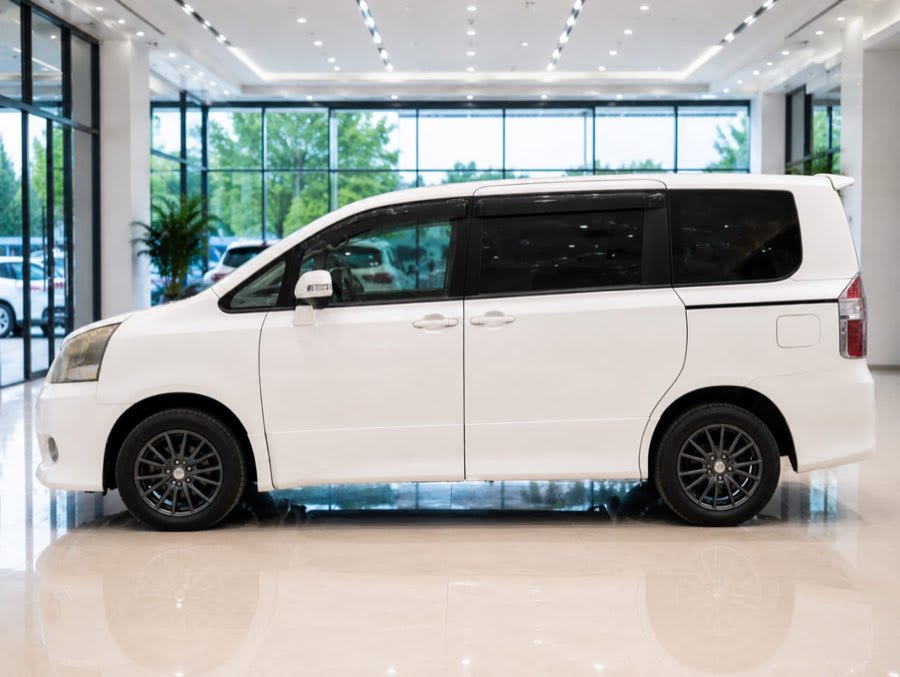 Toyota Noah 2007 thumbnail 2
