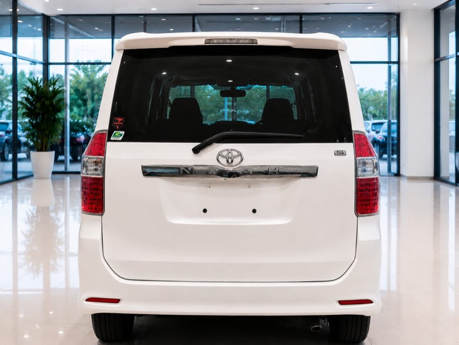 Toyota Noah 2007 thumbnail 3